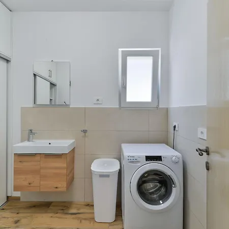 Neue Mit Schwimmbad- Sauna By Interhome * Privlaka (Zadar)