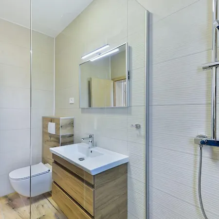 Lejlighed Neue Mit Schwimmbad- Sauna By Interhome