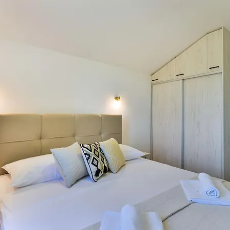 Neue Mit Schwimmbad- Sauna By Interhome Lejlighed