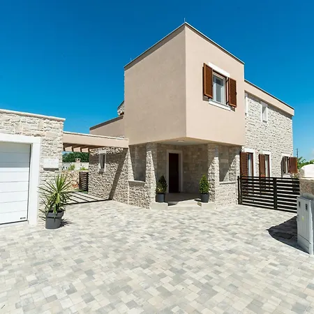 Neue Mit Schwimmbad- Sauna By Interhome * Privlaka (Zadar)