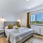 Apartment Neue Mit Schwimmbad- Sauna By Interhome Privlaka (Zadar)