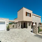 Neue Mit Schwimmbad- Sauna By Interhome Privlaka (Zadar)