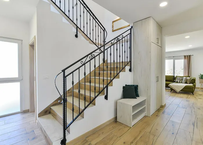 Appartement Neue Mit Schwimmbad- Sauna By Interhome