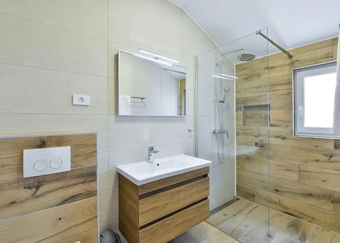 Neue Mit Schwimmbad- Sauna By Interhome * Privlaka (Zadar)